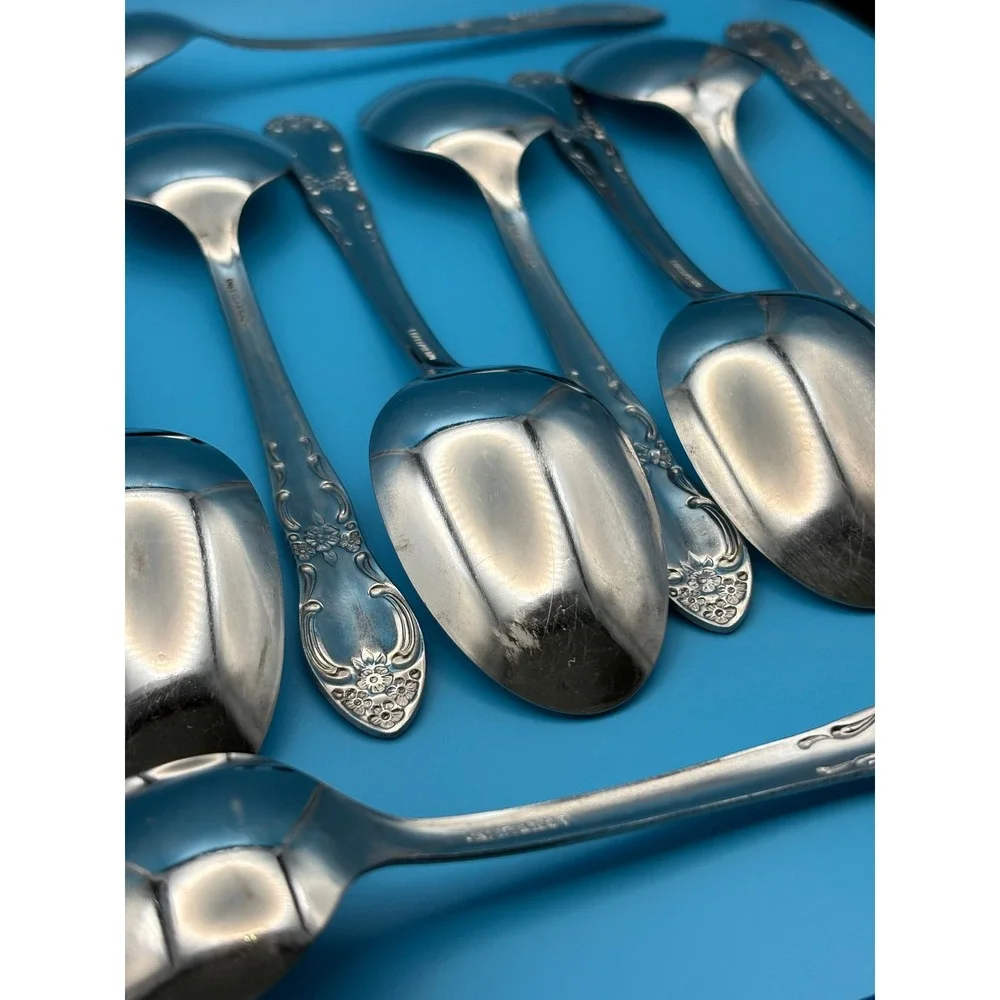 Oneida Venus Soup Spoons Set of 12 Stainless Steel Silverware Floral Scroll VTG